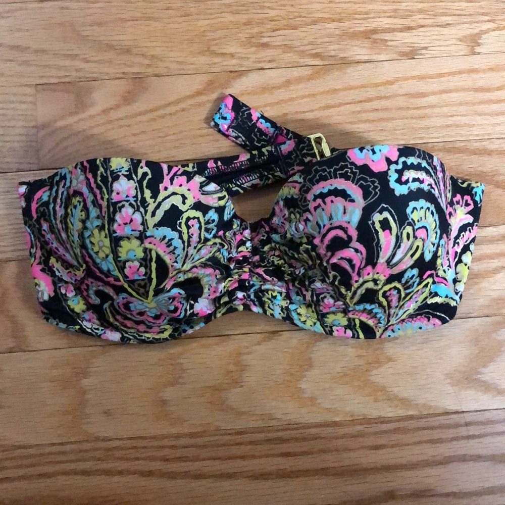 Victoria’s Secret bikini top